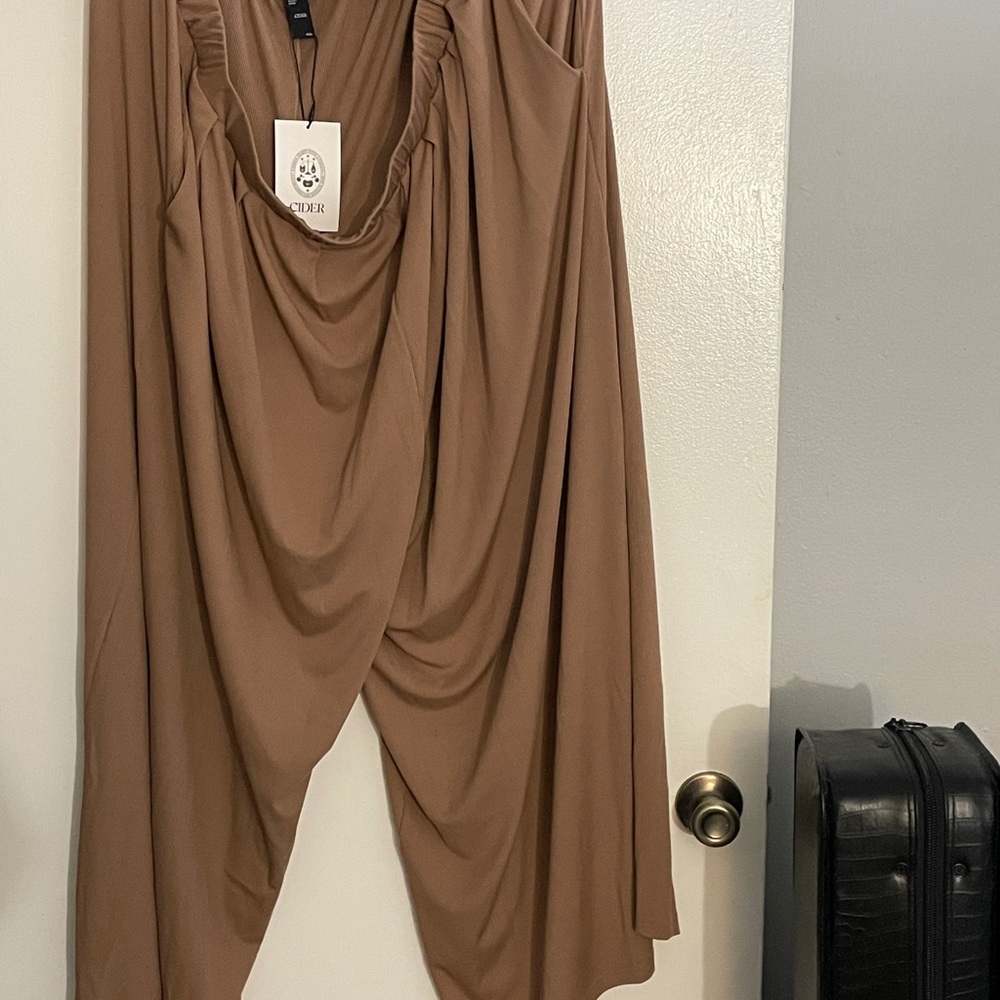 Cider Chic Tan wide leg pants NWT 4x